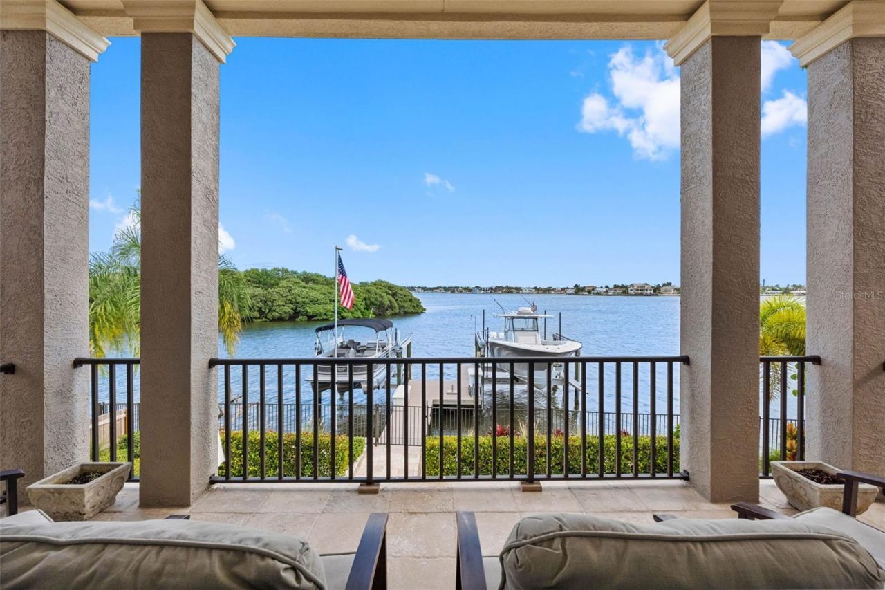 505 Harbor Drive, Belleair Beach, FL 33786 Photo