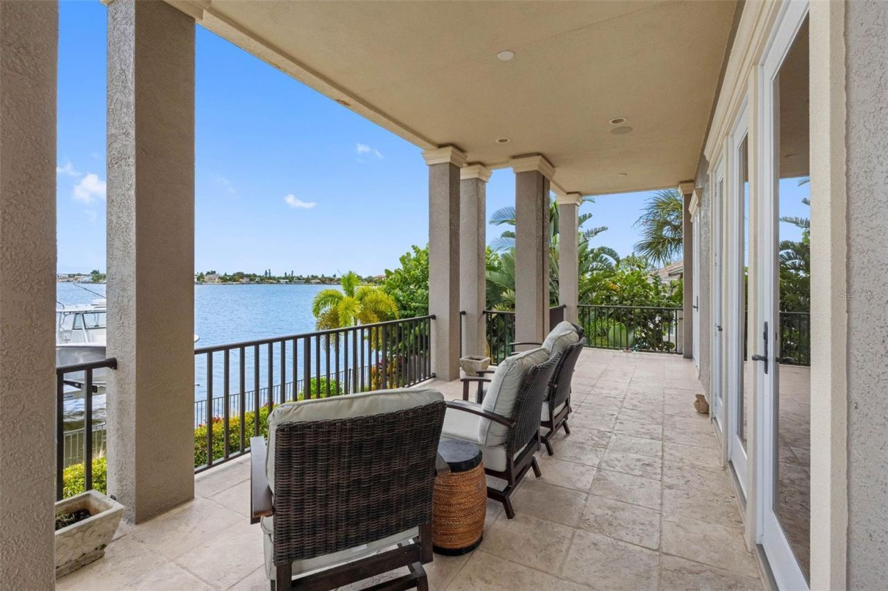 505 Harbor Drive, Belleair Beach, FL 33786 Photo
