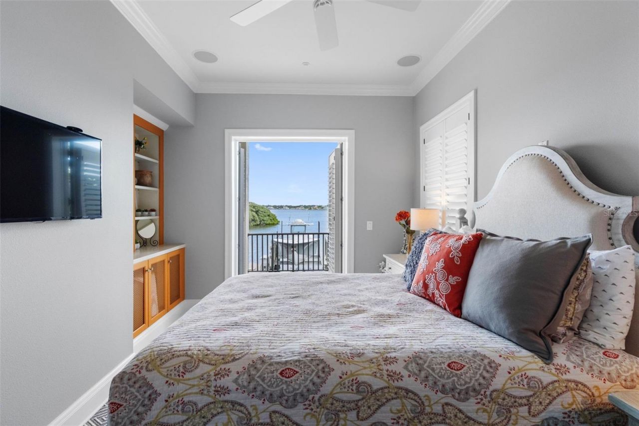 505 Harbor Drive, Belleair Beach, FL 33786 Photo