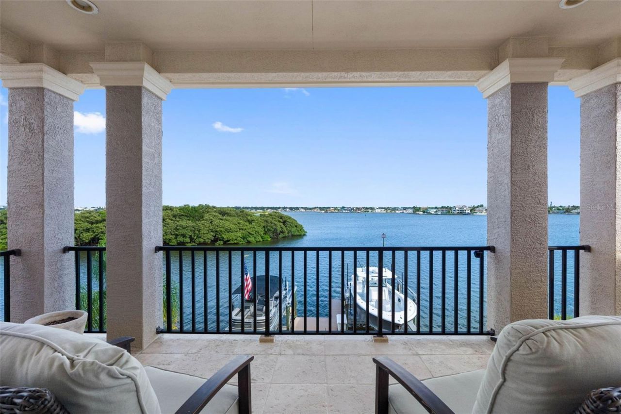 505 Harbor Drive, Belleair Beach, FL 33786 Photo