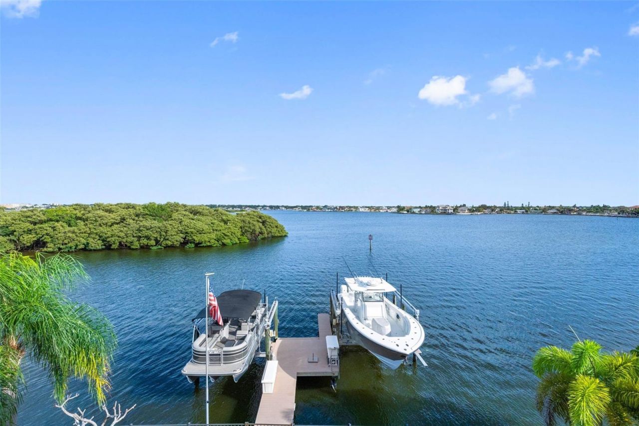 505 Harbor Drive, Belleair Beach, FL 33786 Photo