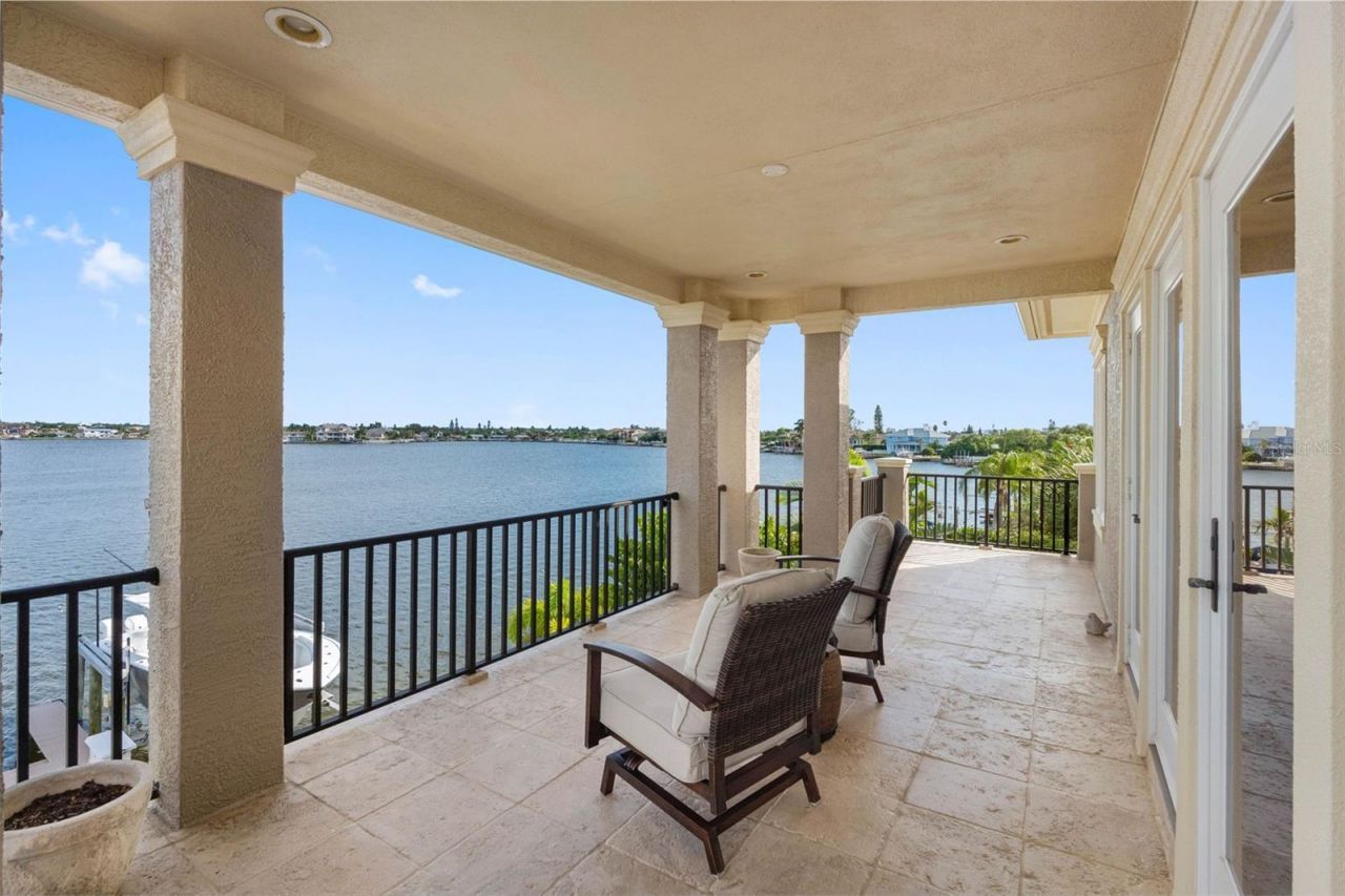 505 Harbor Drive, Belleair Beach, FL 33786 Photo