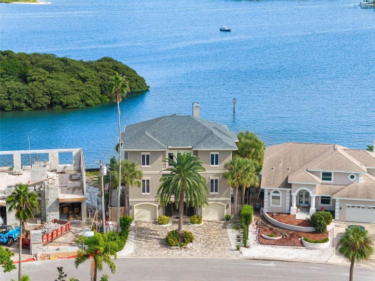 505 Harbor Drive, Belleair Beach, FL 33786 Photo