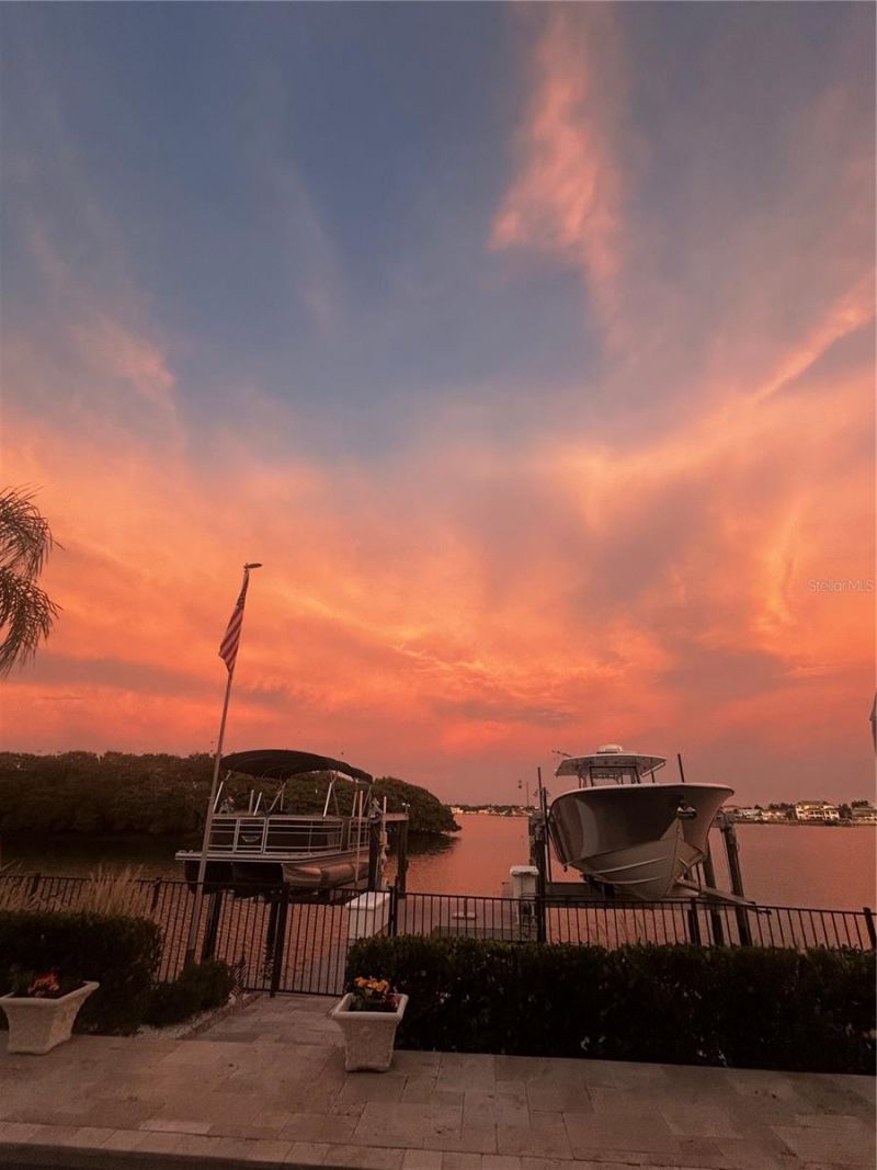 505 Harbor Drive, Belleair Beach, FL 33786 Photo