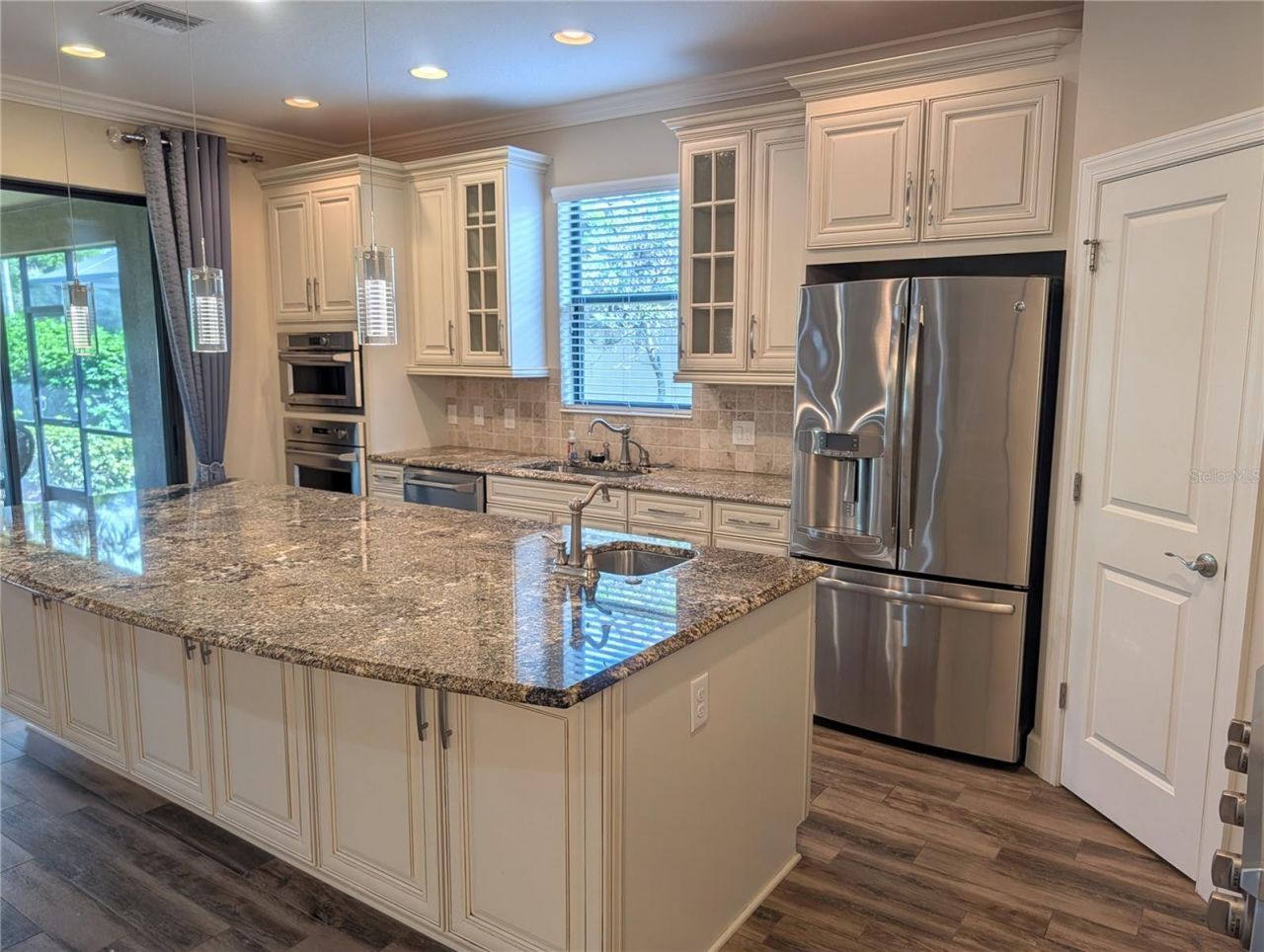 2372 Vaccaro Drive , Sarasota, FL 34231 Photo