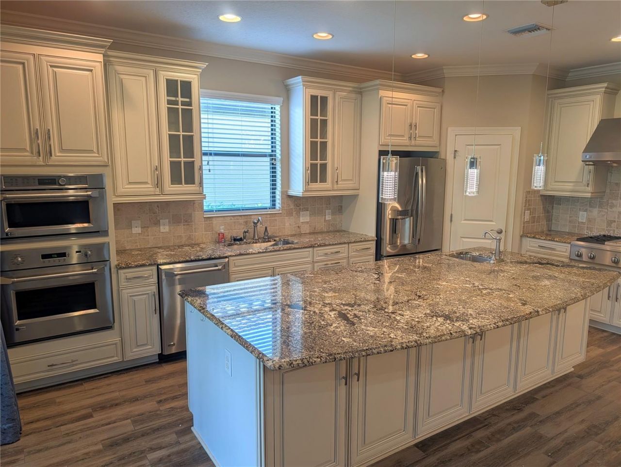 2372 Vaccaro Drive , Sarasota, FL 34231 Photo