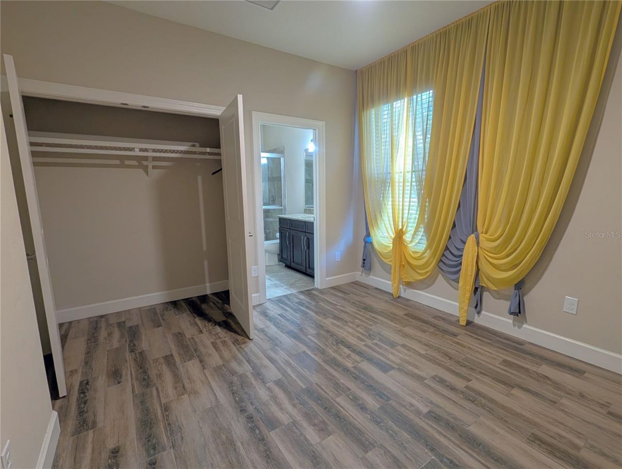 2372 Vaccaro Drive , Sarasota, FL 34231 Photo