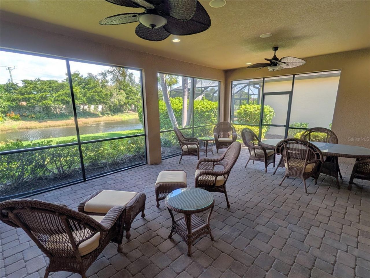 2372 Vaccaro Drive , Sarasota, FL 34231 Photo