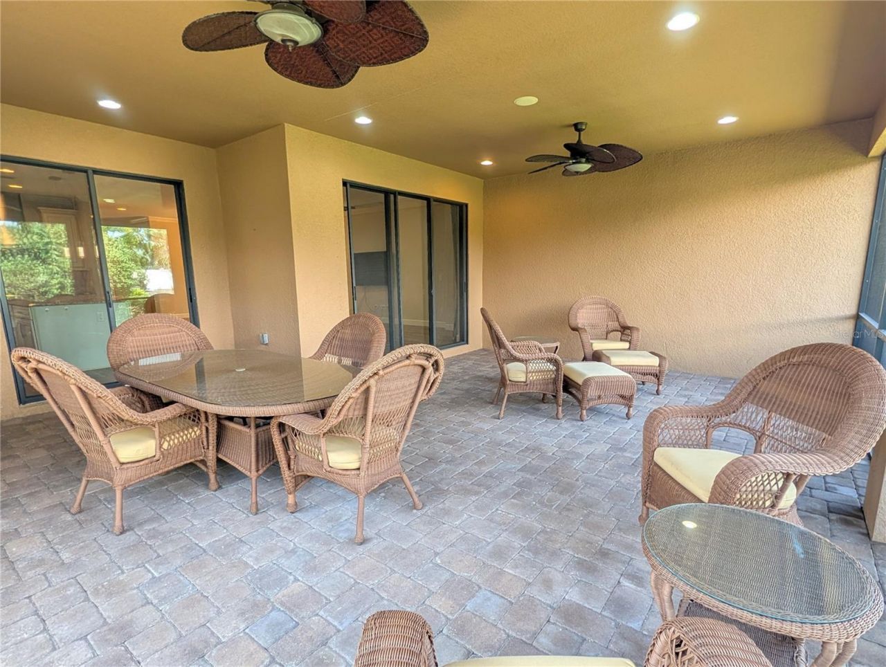 2372 Vaccaro Drive , Sarasota, FL 34231 Photo