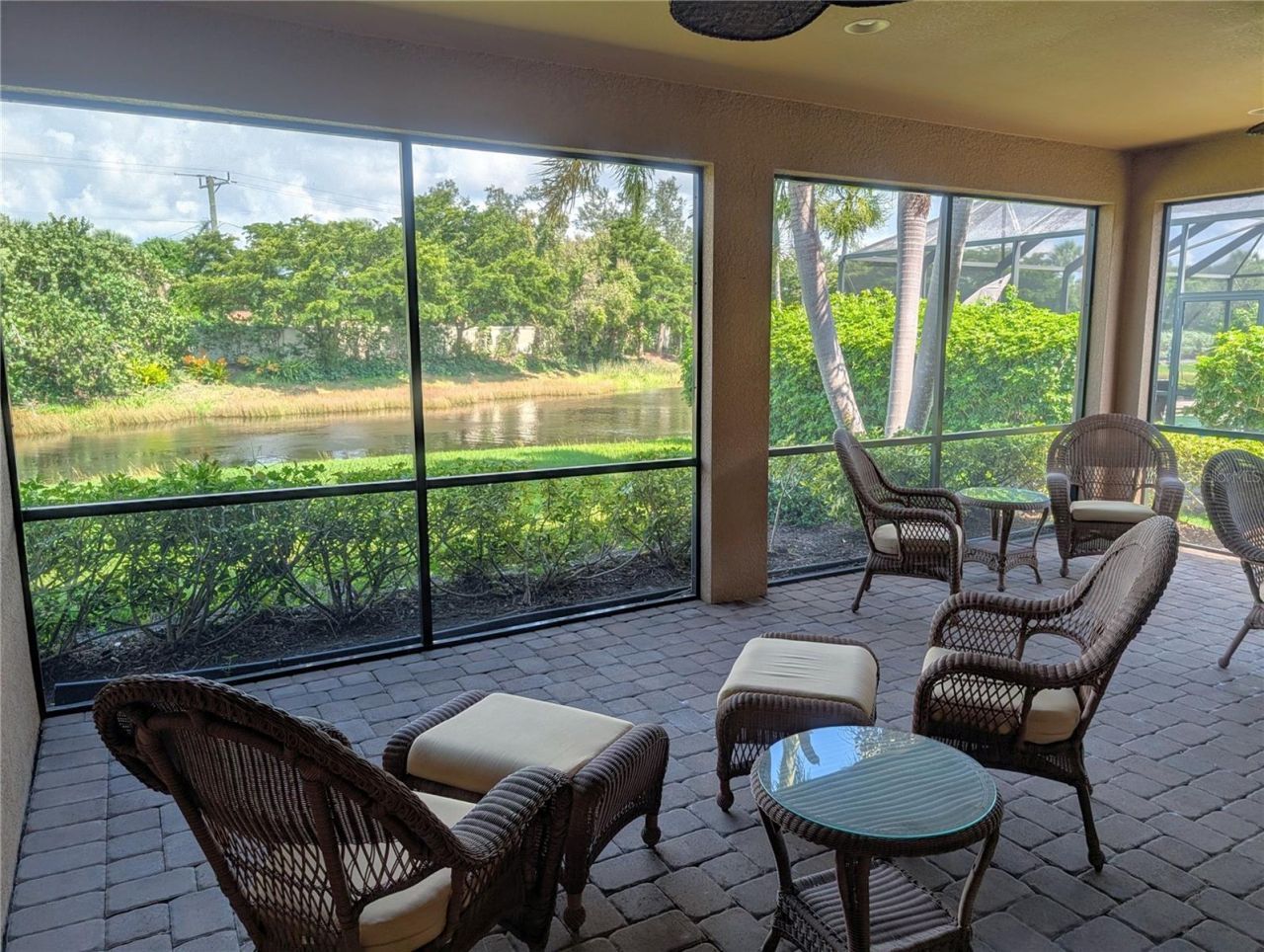 2372 Vaccaro Drive , Sarasota, FL 34231 Photo