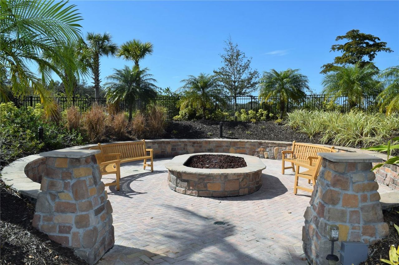 2372 Vaccaro Drive , Sarasota, FL 34231 Photo