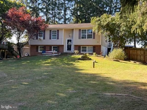 35 SALTY LANE, FALLING WATERS, WV 25419