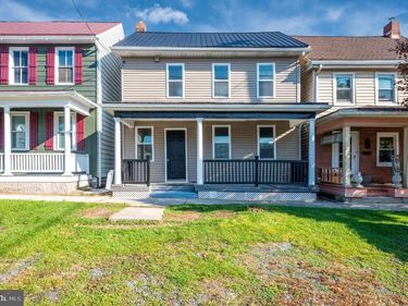 69 MAIN STREET, WOMELSDORF, PA 19567
