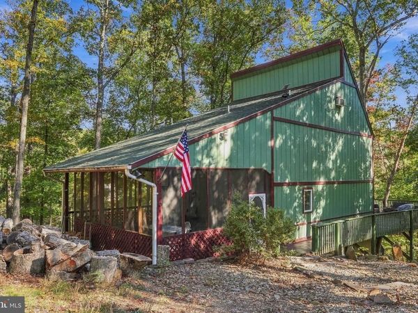 306 TANAGER LANE, HEDGESVILLE, WV 25427