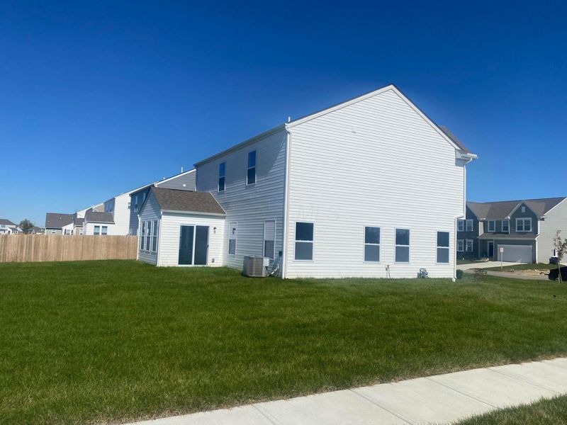 521 Walker Pointe Drive, Commercial Point, OH 43116 Photo 3