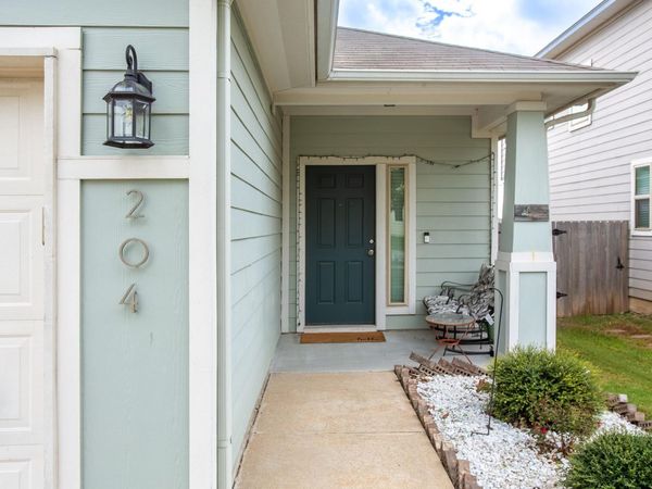 204 Twisted Oaks LN, Buda, TX 78610