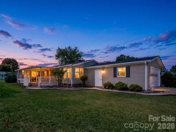 528 Riverwind Drive , Hendersonville, NC 28739