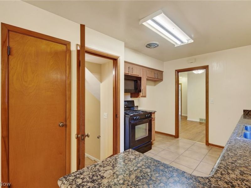 2115 Algonquin, Euclid, OH 44117 Photo 12