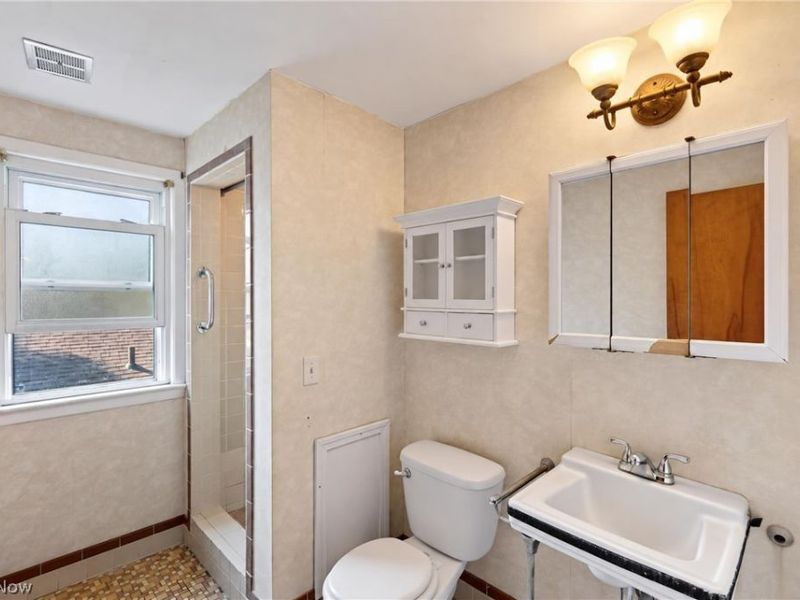 2115 Algonquin, Euclid, OH 44117 Photo 18