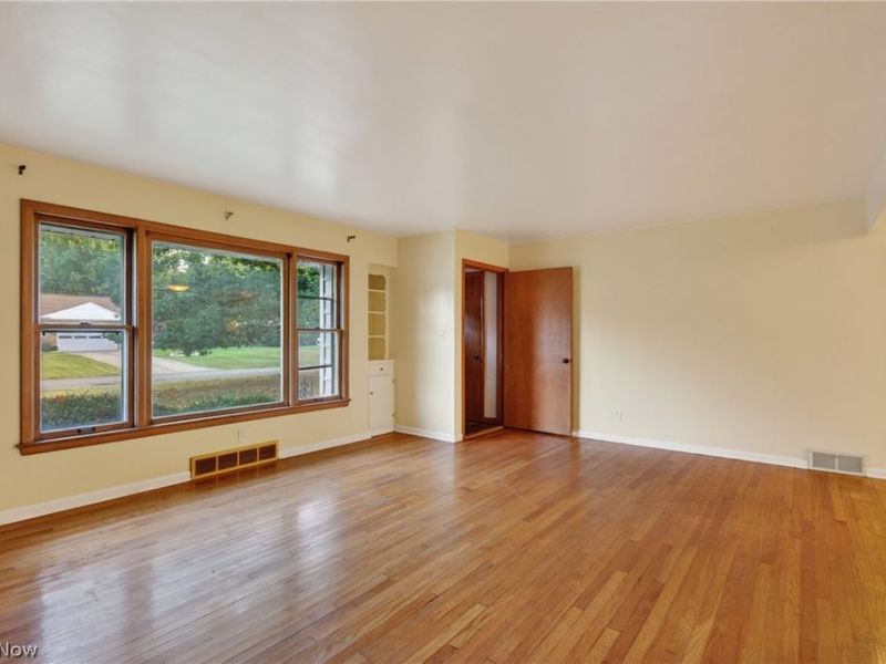 2115 Algonquin, Euclid, OH 44117 Photo 3