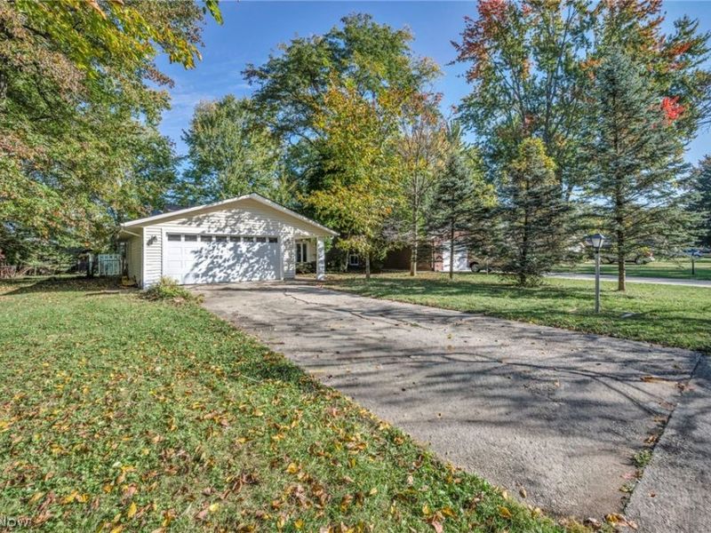 33866 Gail Drive , North Ridgeville, OH 44039 Photo 2