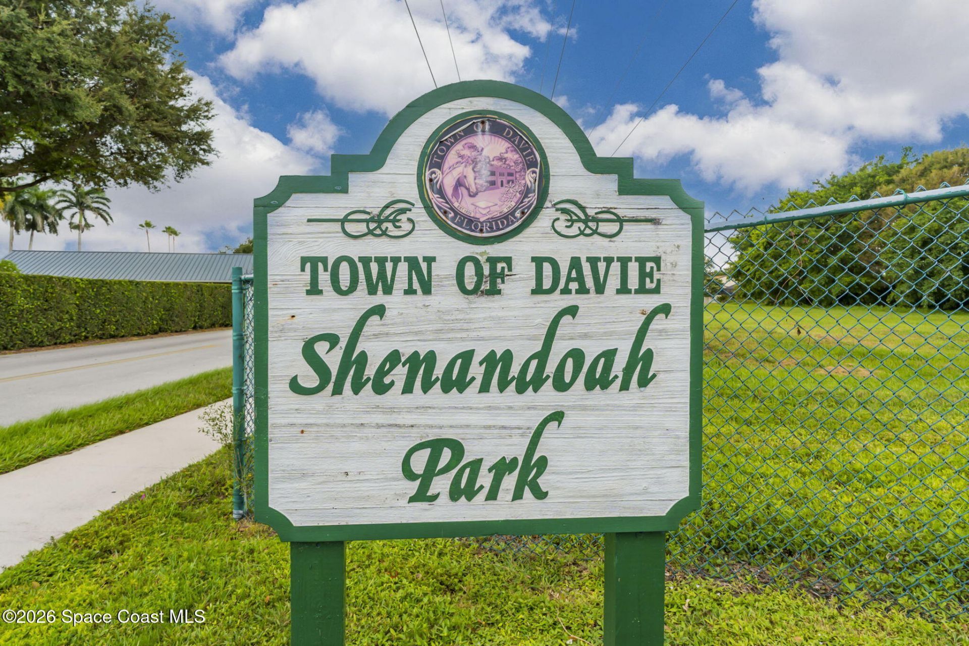561 Auburn Way, Davie, FL 33325 Photo
