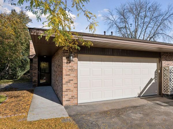 1031 Yuma Lane N, Plymouth, MN 55447