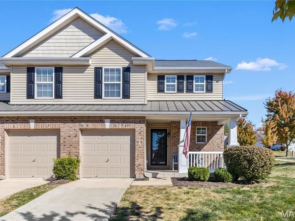 819 Country Field Drive , Lake St Louis, MO 63367