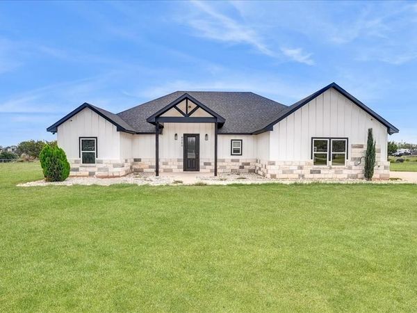9060 Mitchell Bend Court , Granbury, TX 76048