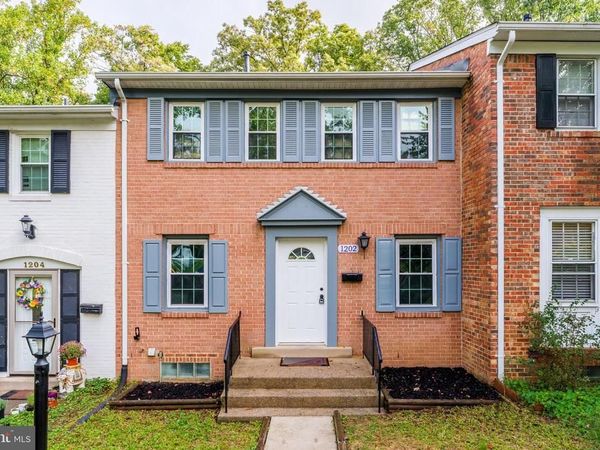 1202 FOX RUN PLACE, WOODBRIDGE, VA 22191