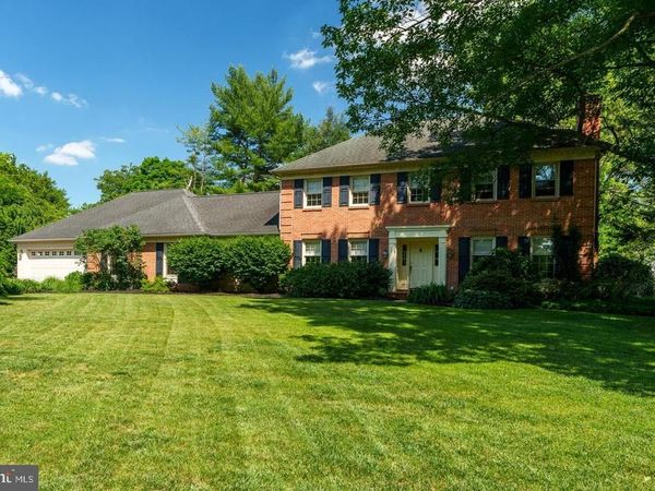 2442 STONE HEATH DRIVE, LANCASTER, PA 17601