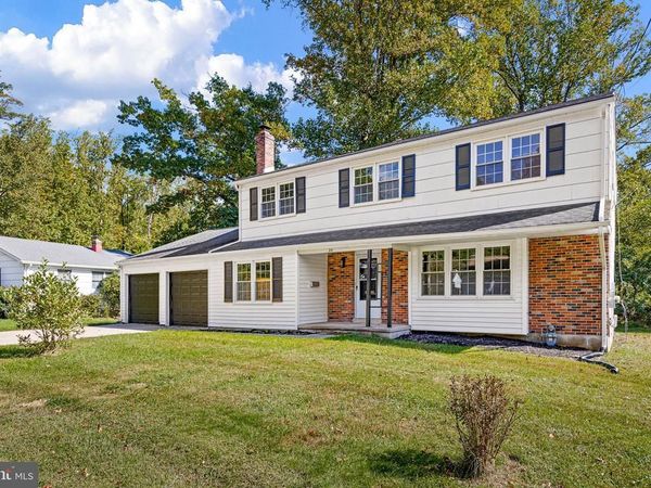 24 WAKEFIELD DRIVE, NEWARK, DE 19711