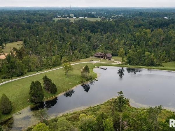 11153 Southern Hunt Road, Marion, IL 62959
