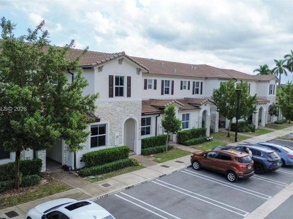 12121 NW 23 CT , Unit 12121, Miami, FL 33167