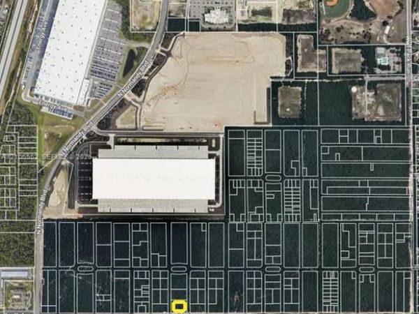 South , Deltona, FL 32725
