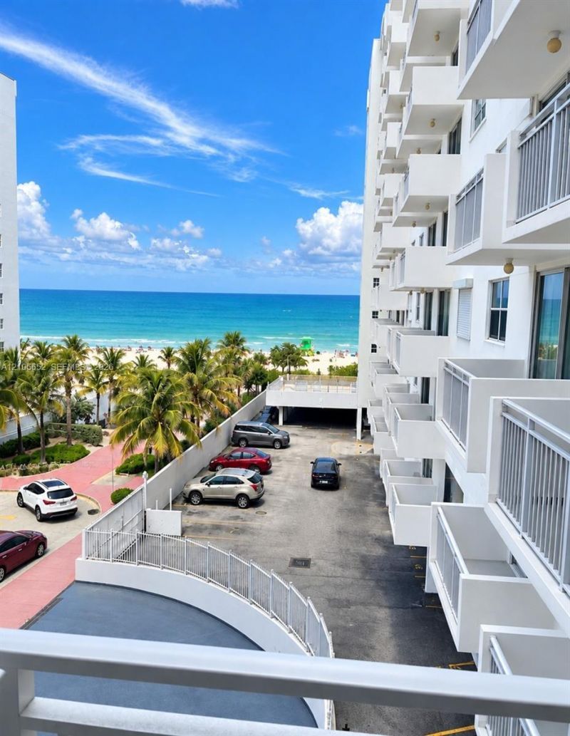 345 Ocean Dr, Unit 325, Miami Beach, FL 33139 Photo