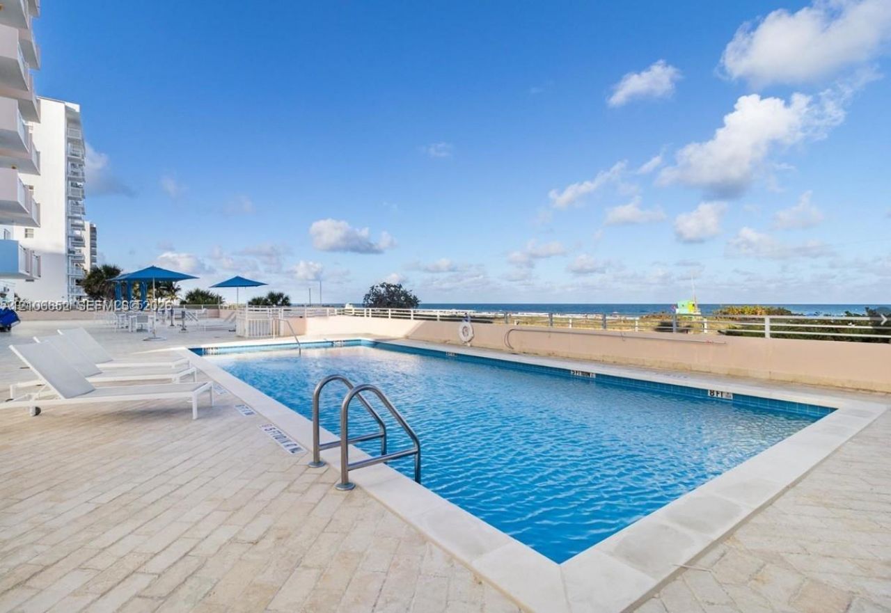 345 Ocean Dr, Unit 325, Miami Beach, FL 33139 Photo