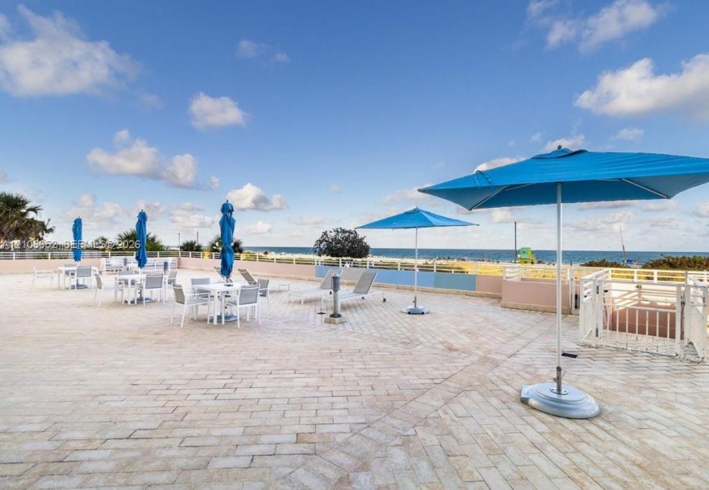 345 Ocean Dr, Unit 325, Miami Beach, FL 33139 Photo