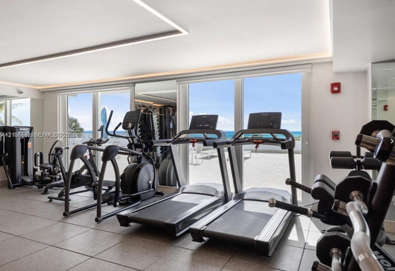 345 Ocean Dr, Unit 325, Miami Beach, FL 33139 Photo