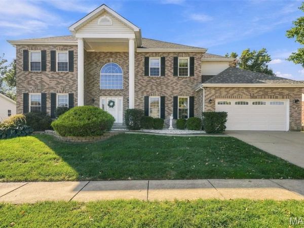 2775 Towne Oaks Drive, St Louis, MO 63129