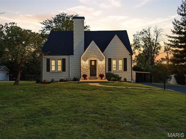 9924 Juengel Drive, St Louis, MO 63128