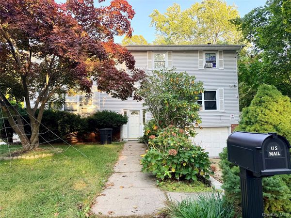 41 N Evergreen Drive , Selden, NY 11784