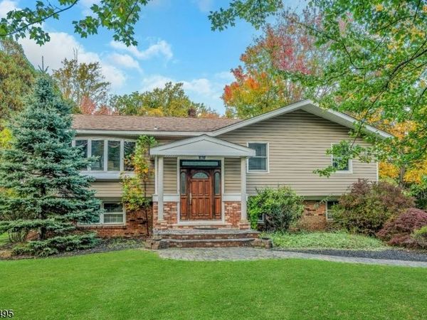 12 Mountainside Dr, Randolph, NJ 07869