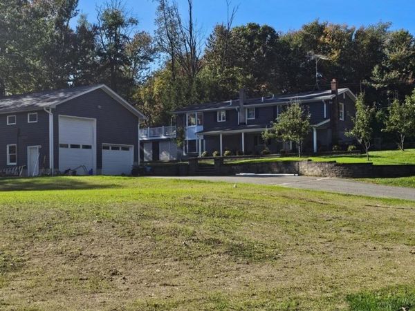 4 Kilroy Rd, Andover, NJ 07860