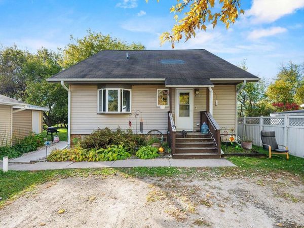 W10862 COUNTY RD WW, New London, WI 54961