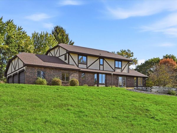 9220 53rd Street N, Lake Elmo, MN 55042