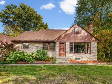 609 Silver Lake Road NW, New Brighton, MN 55112