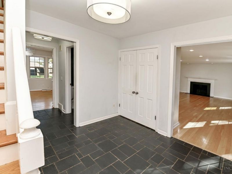8740 Sturbridge Drive, Sycamore Township, OH 45236 Photo 5