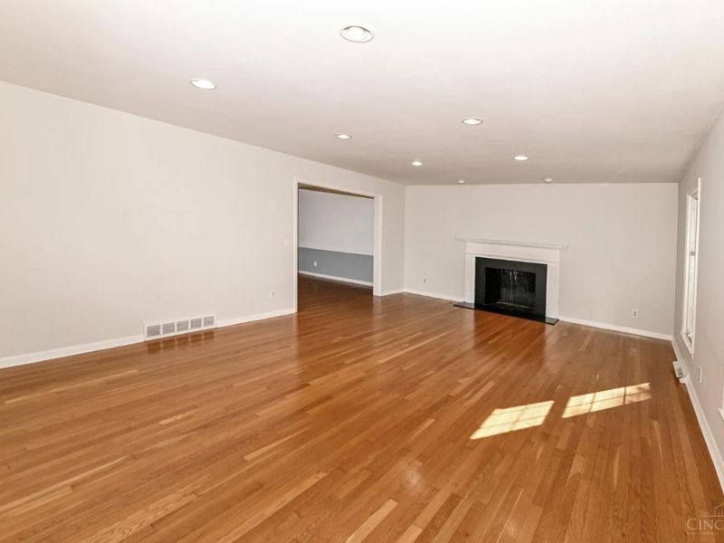 8740 Sturbridge Drive, Sycamore Township, OH 45236 Photo 9
