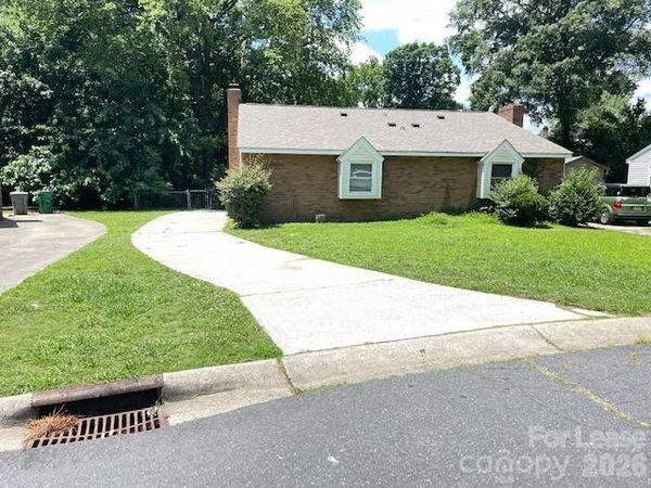 8623 Crows Nest Lane , Charlotte, NC 28226